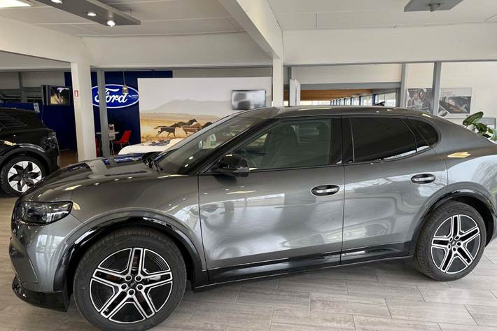 Grå Ford Capri fra 2024