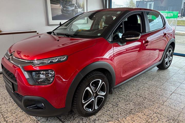 Rød Citroën C3 fra 2021 set udefra
