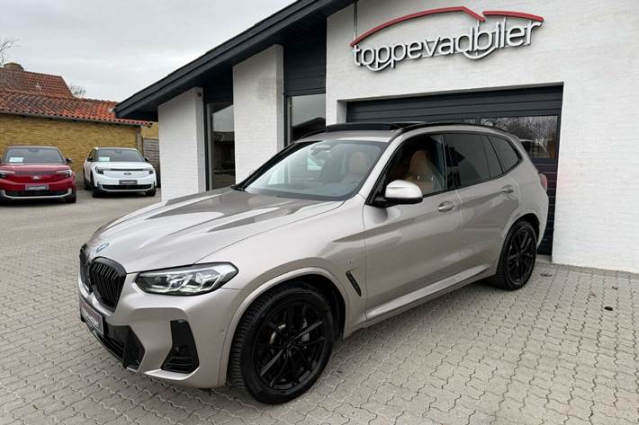 Grå BMW iX3 fra 2023