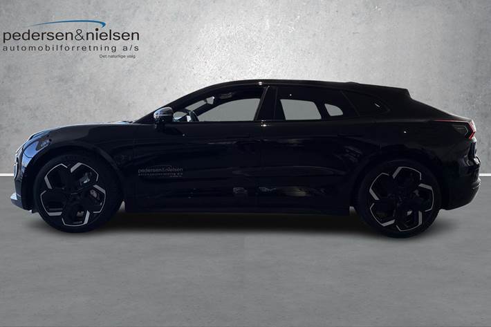 Sort Zeekr 001 fra 2026