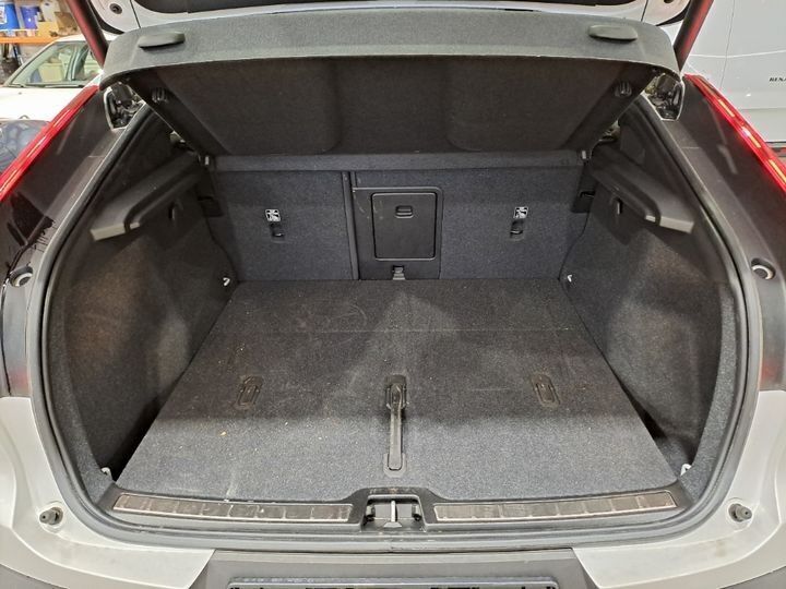 Hvid Volvo C40 fra 2025