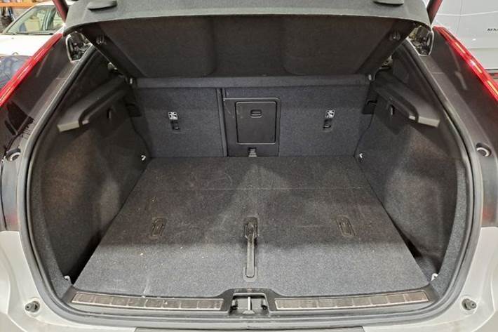 Hvid Volvo C40 fra 2025