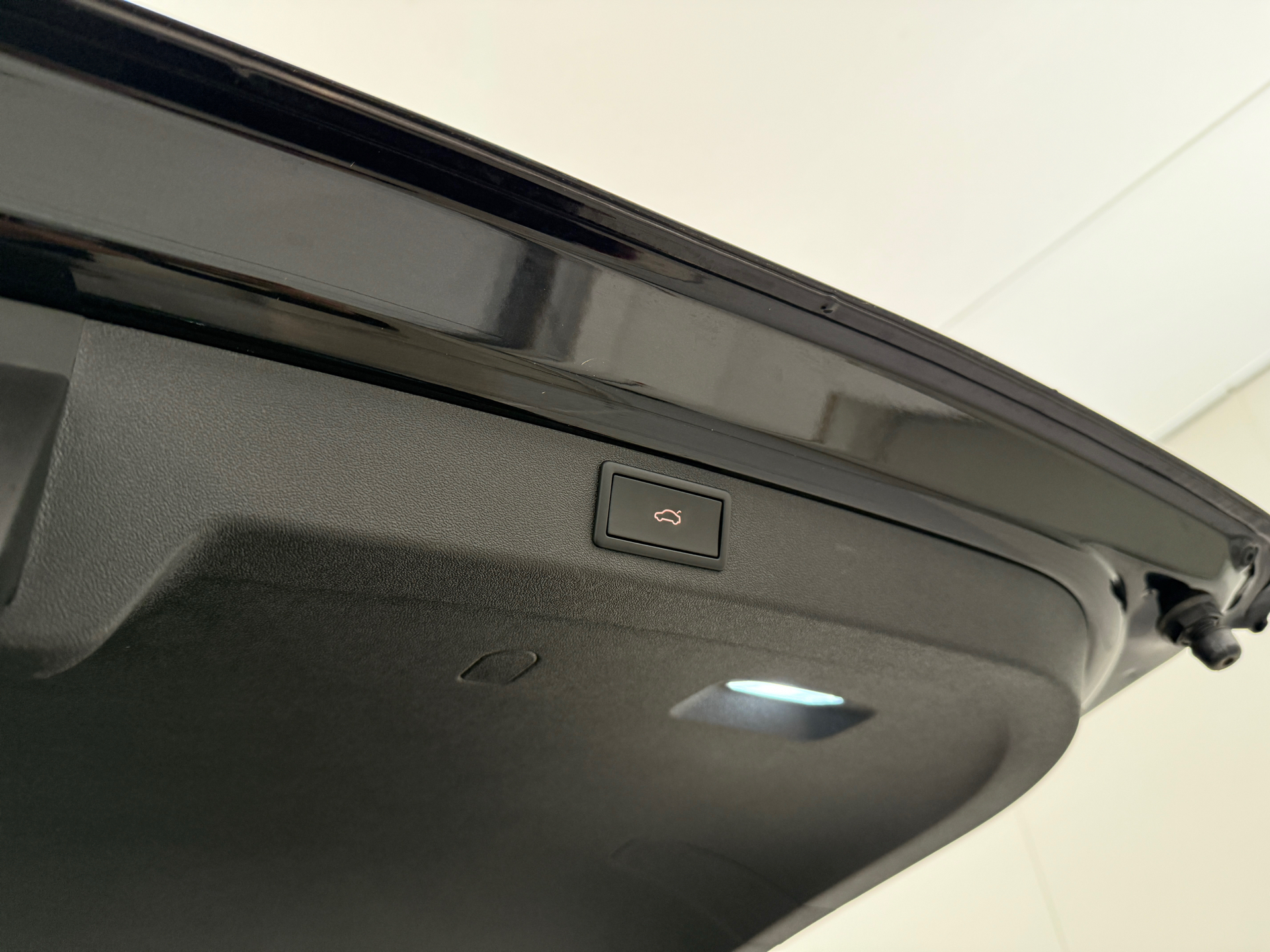 Sort Skoda Enyaq fra 2023