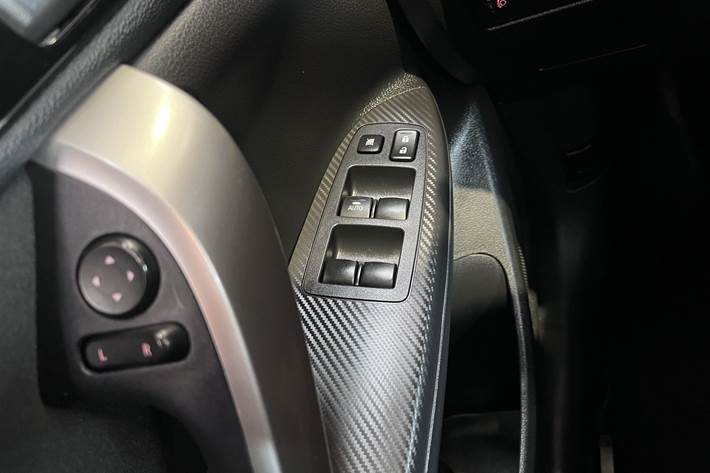 Grå Mitsubishi Eclipse Cross fra 2018