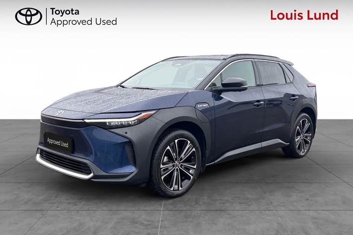 Blå Toyota BZ4X fra 2023