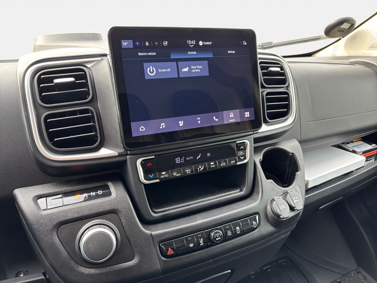 Grå Toyota Proace Max Electric fra 2025