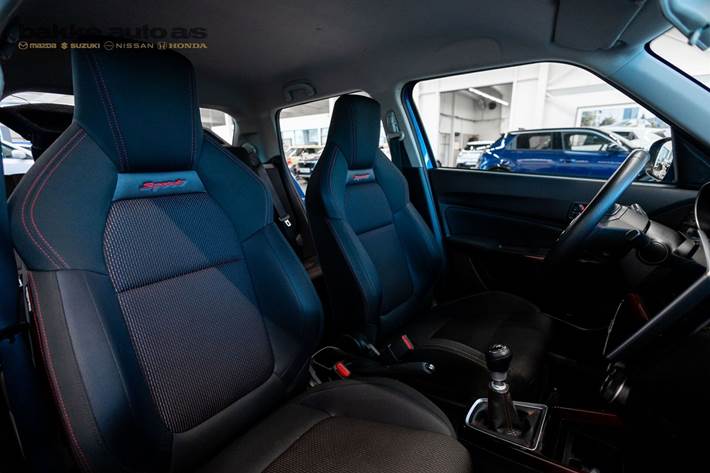 Blå Suzuki Swift fra 2019