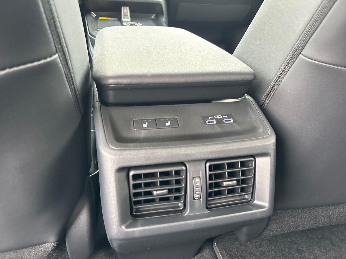 Sort Toyota BZ4X fra 2026