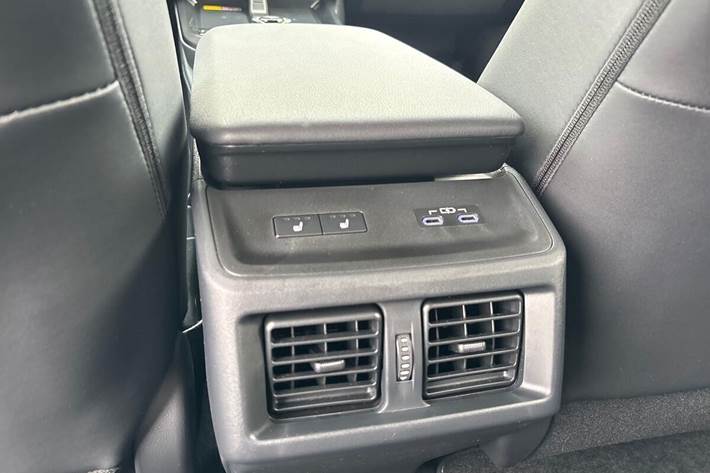 Sort Toyota BZ4X fra 2026