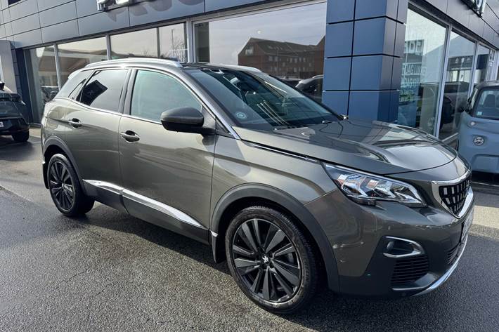 Grøn Peugeot 3008 fra 2020