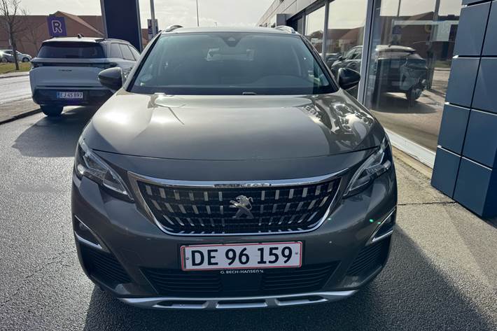 Grøn Peugeot 3008 fra 2020