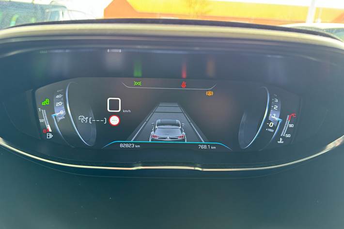 Grøn Peugeot 3008 fra 2020