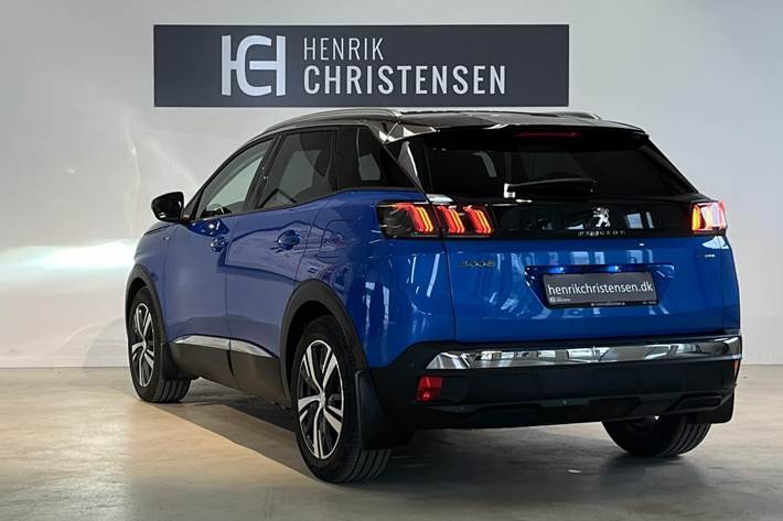 Blå Peugeot 3008 fra 2021