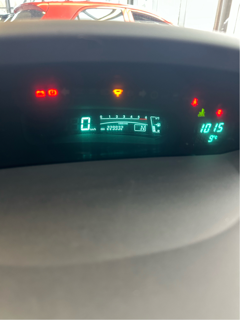 Sølv Toyota Yaris fra 2008