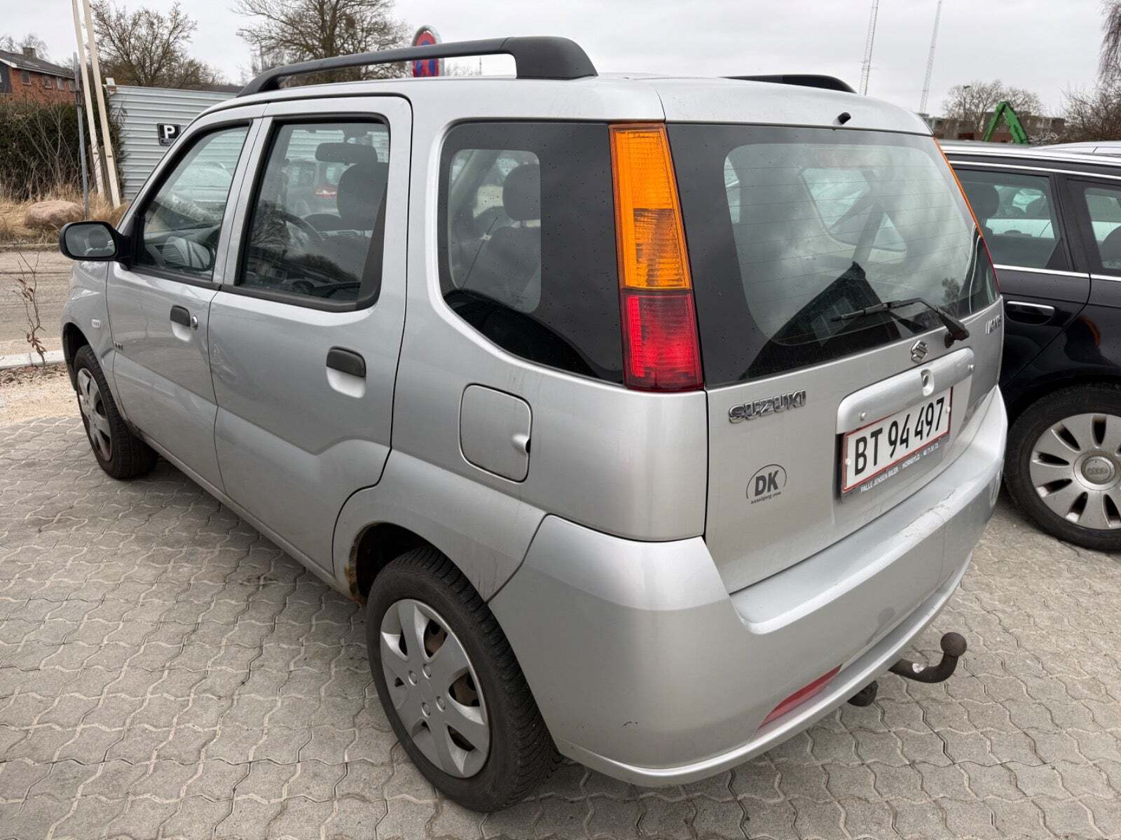 Sølv Suzuki Ignis fra 2004