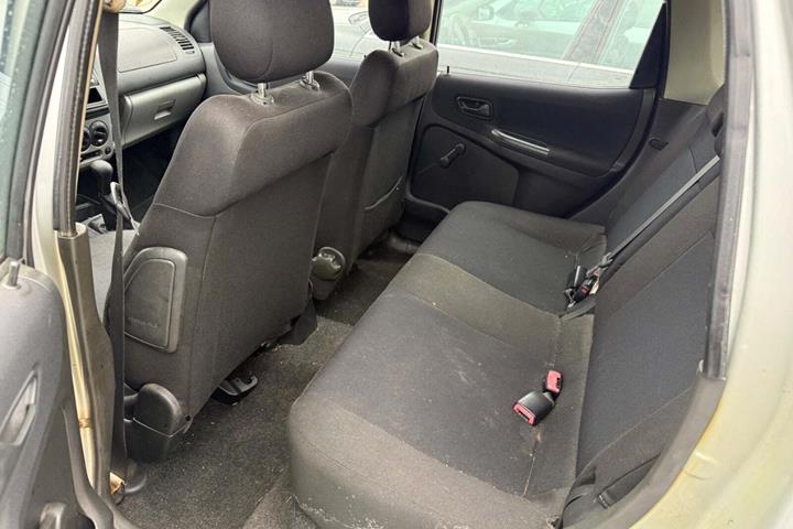 Sølv Suzuki Ignis fra 2004