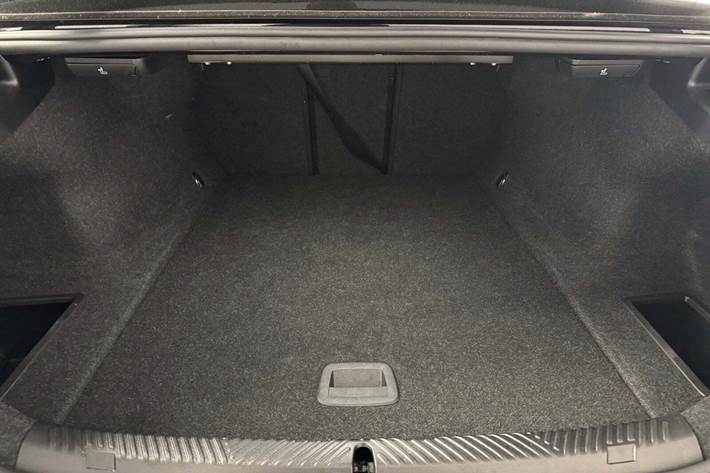 Sort BMW i5 fra 2024