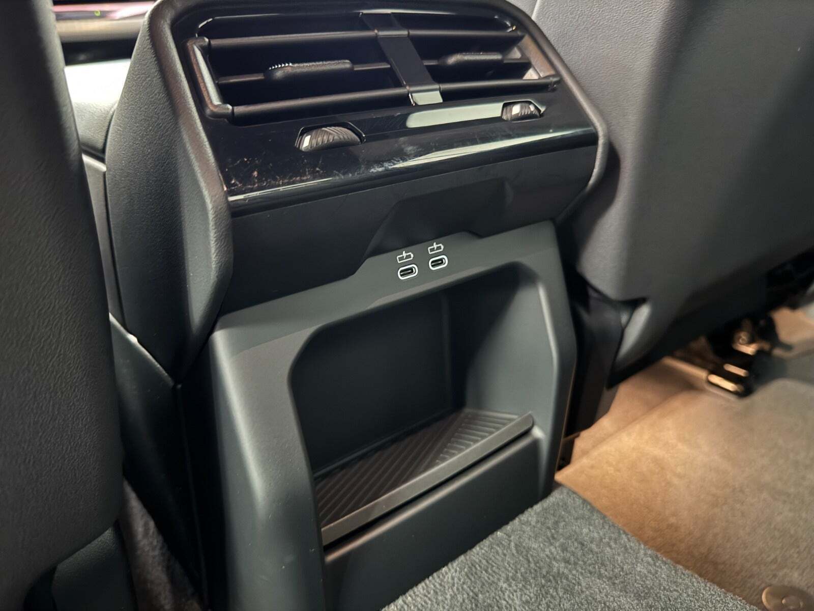 Sort BMW i5 fra 2024