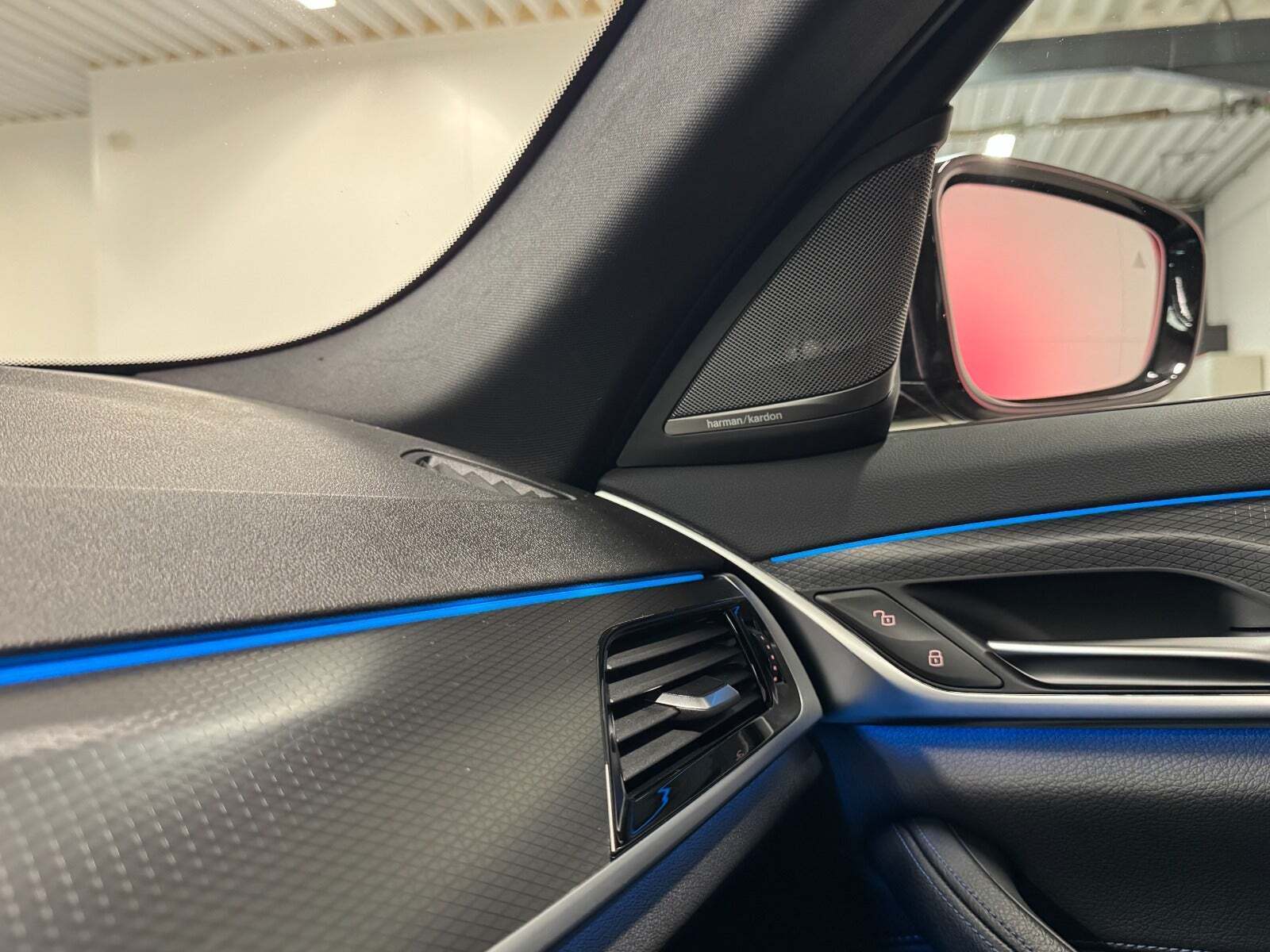 Sort BMW 545e fra 2022