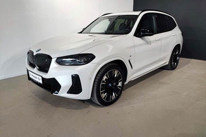 Hvid BMW iX3 fra 2024