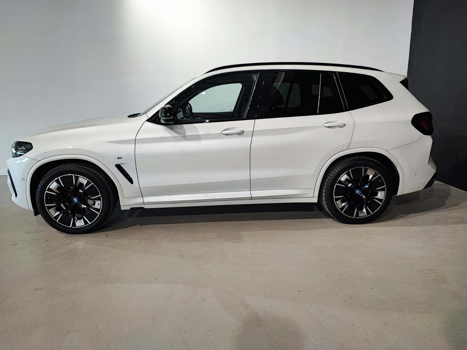 BMW iX3 Charged Plus M-Sport