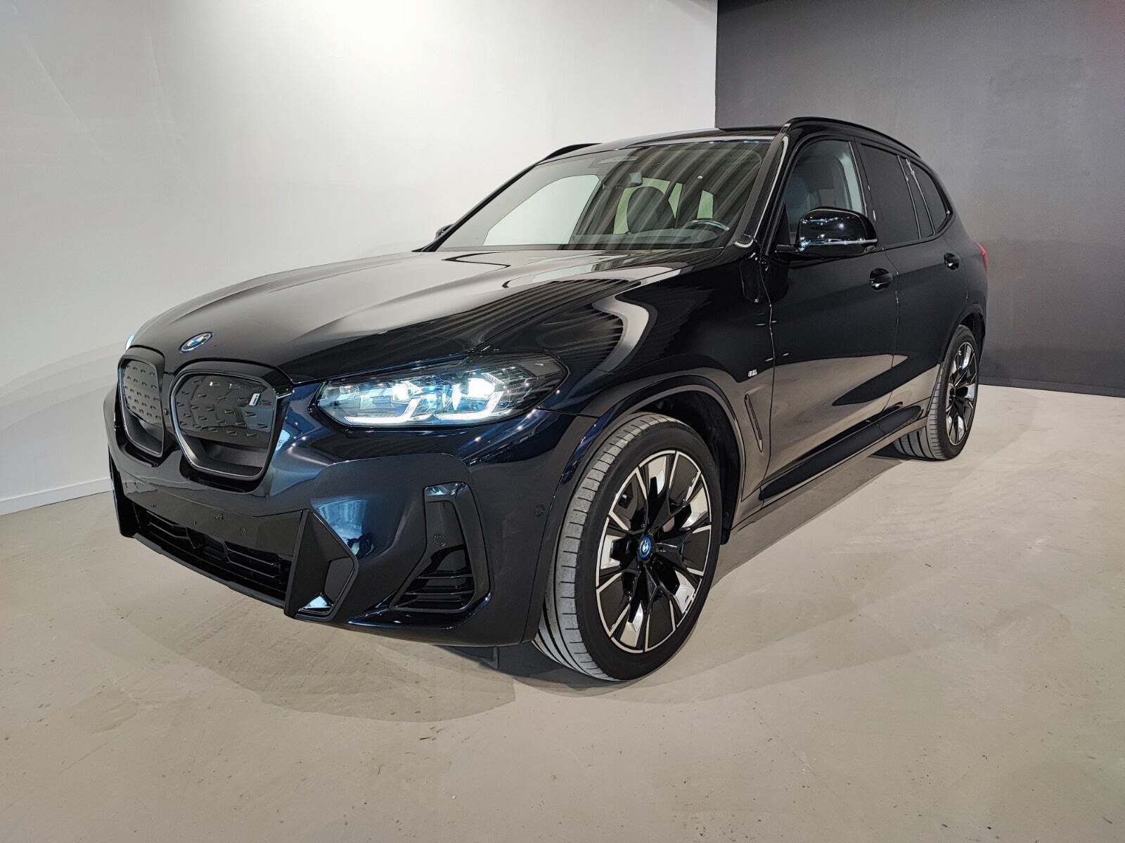 BMW iX3 Charged Plus M-Sport