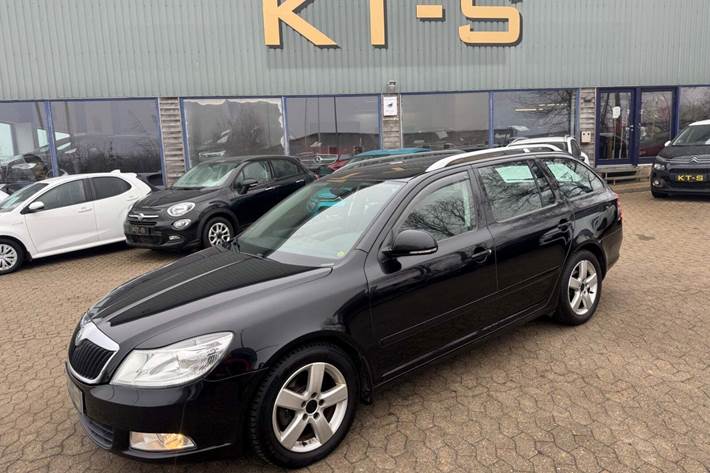 undefined Skoda Octavia fra 2011 set udefra