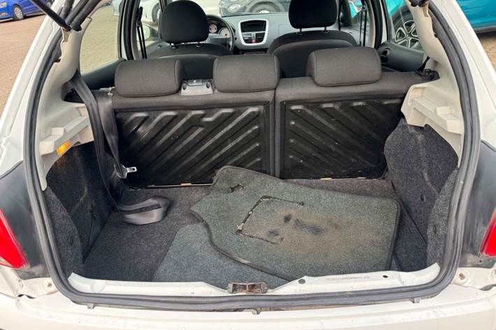 undefined Peugeot 206+ fra 2011