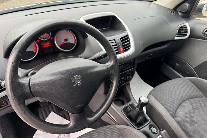 undefined Peugeot 206+ fra 2011 set indefra