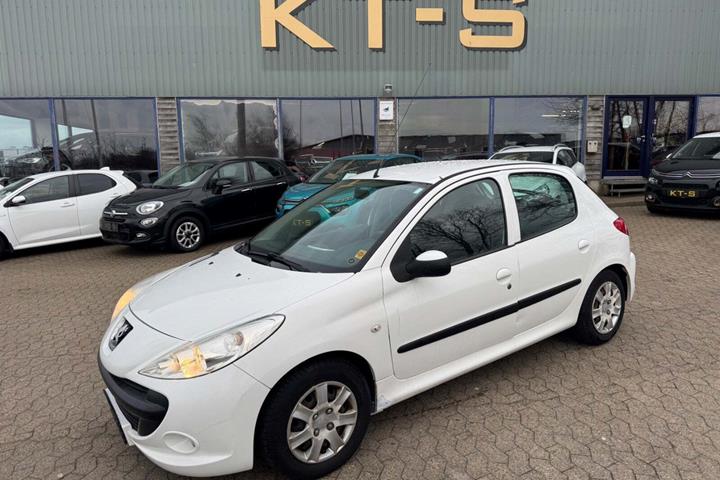 undefined Peugeot 206+ fra 2011 set udefra