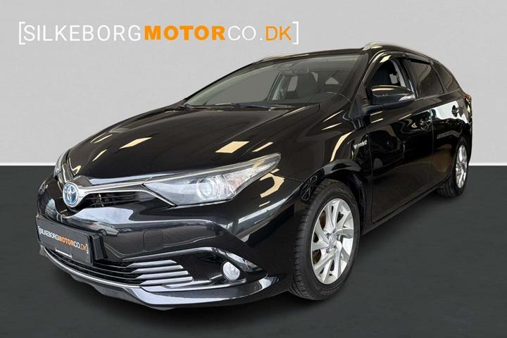 Sort Toyota Auris fra 2015 set udefra