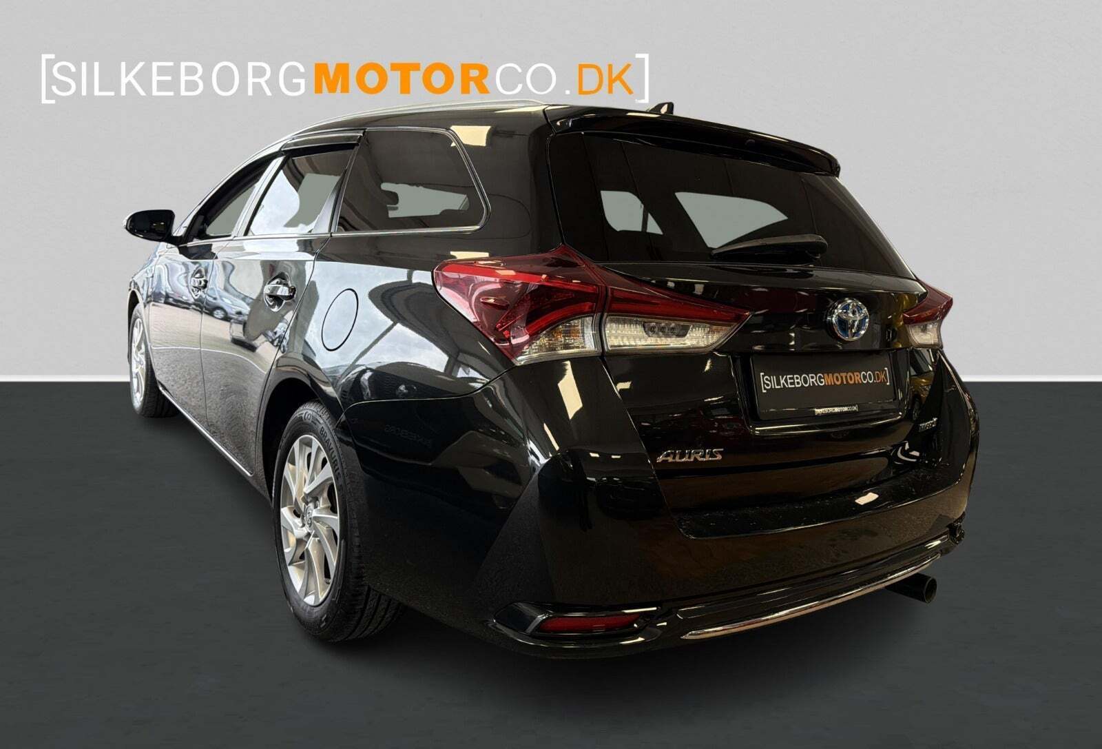 Sort Toyota Auris fra 2015