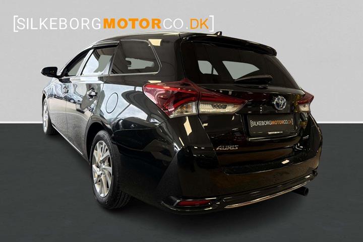 Sort Toyota Auris fra 2015