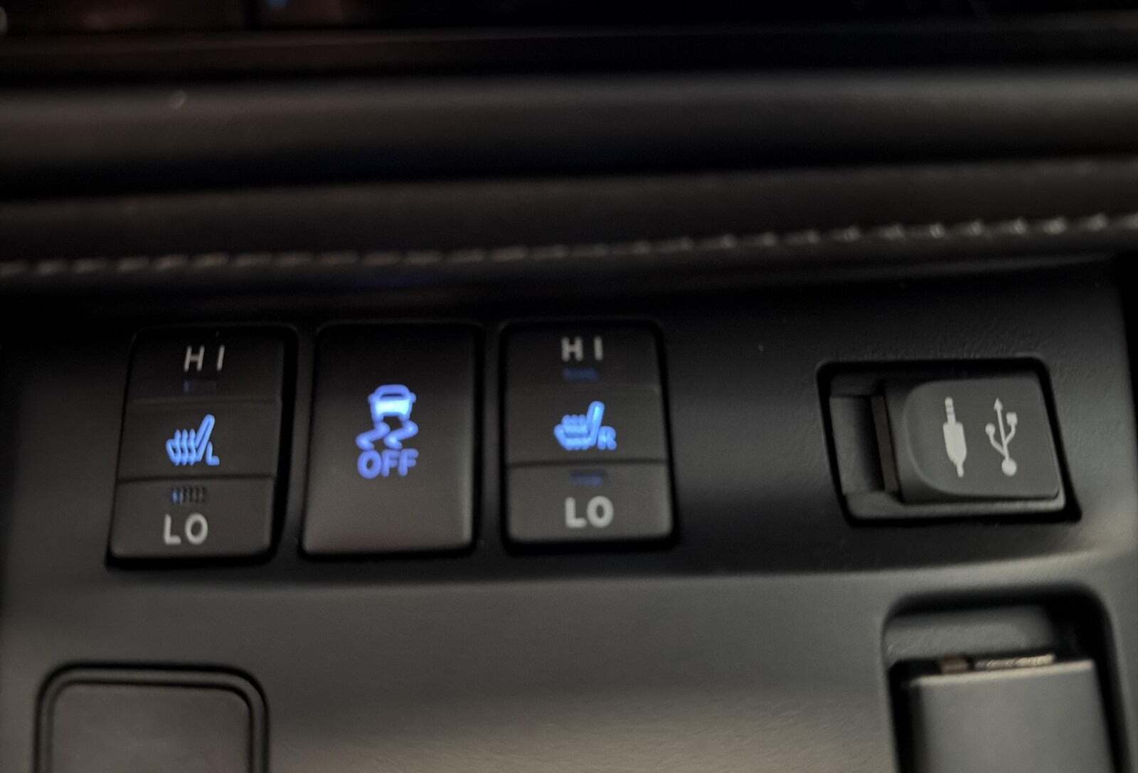 Sort Toyota Auris fra 2015