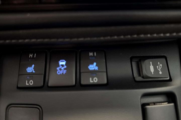 Sort Toyota Auris fra 2015