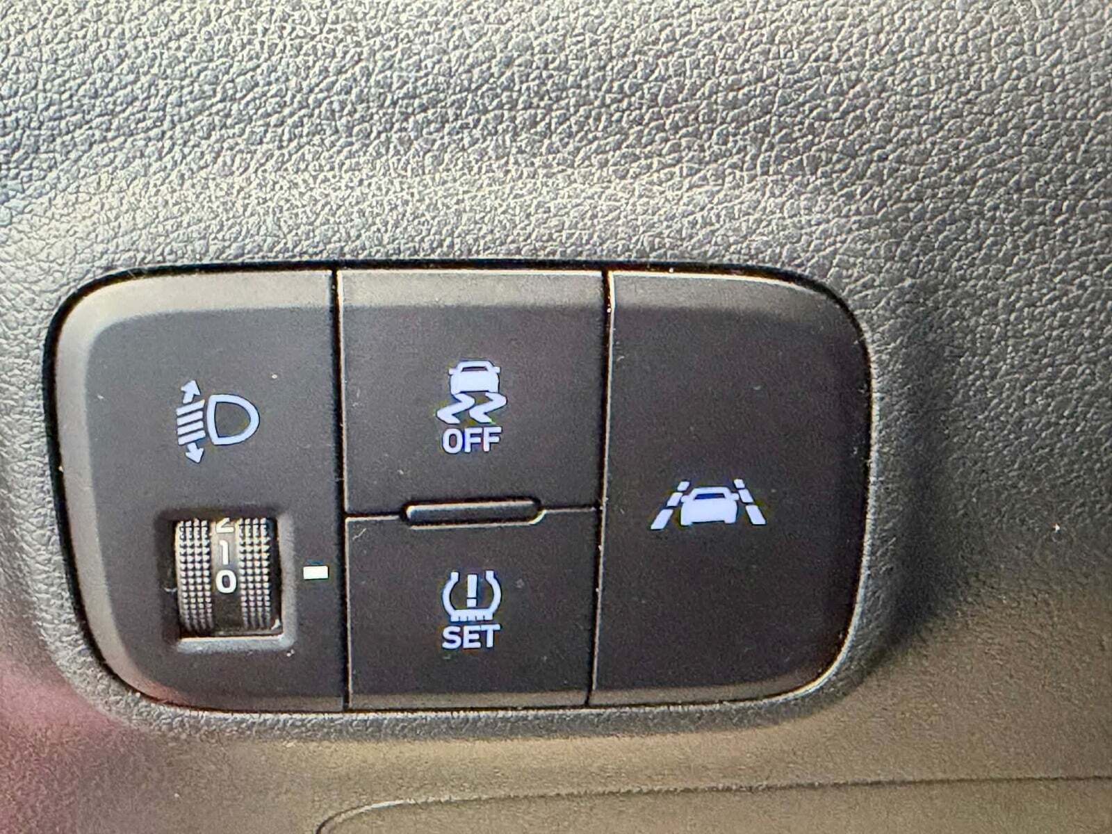 Rød Hyundai i10 fra 2020