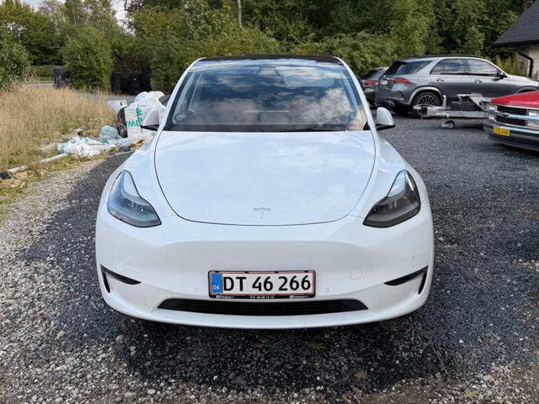 Tesla Model Y Performance AWD
