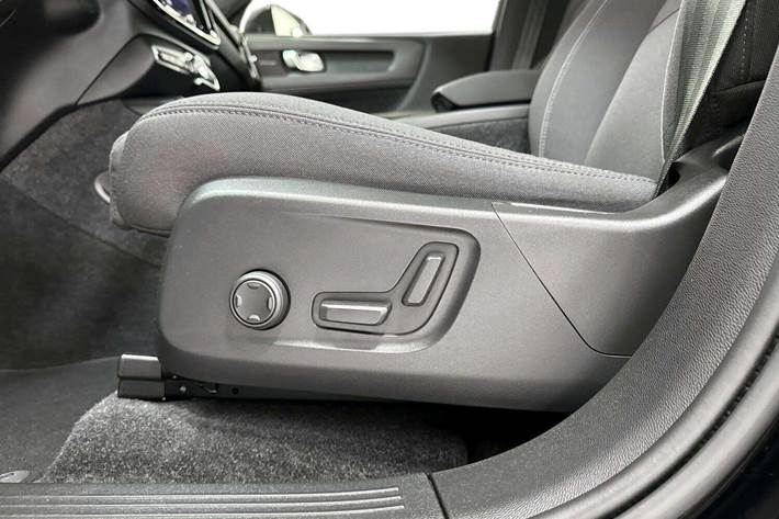 Sort Volvo XC40 fra 2023