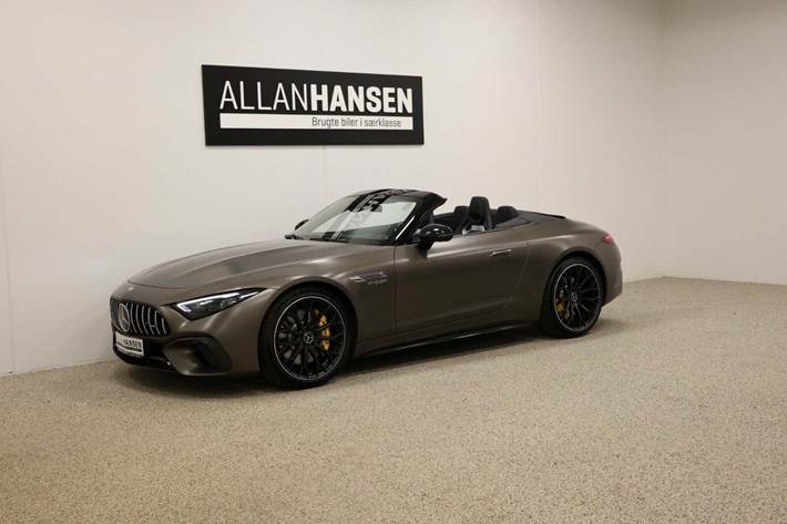 Grå Mercedes SL63 fra 2023