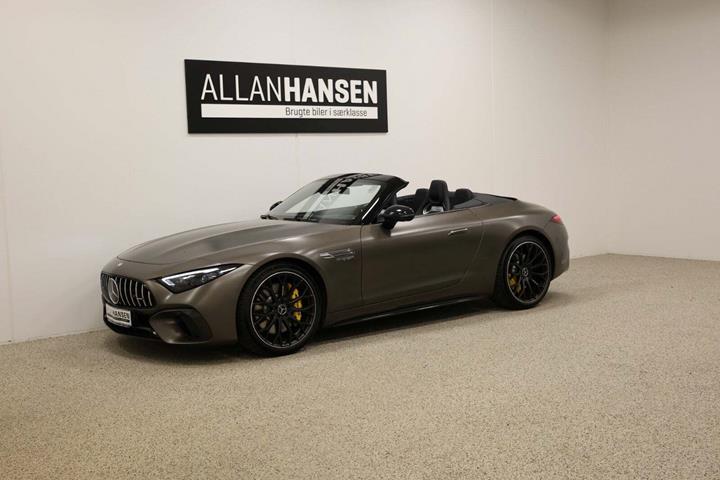 Grå Mercedes SL63 fra 2023