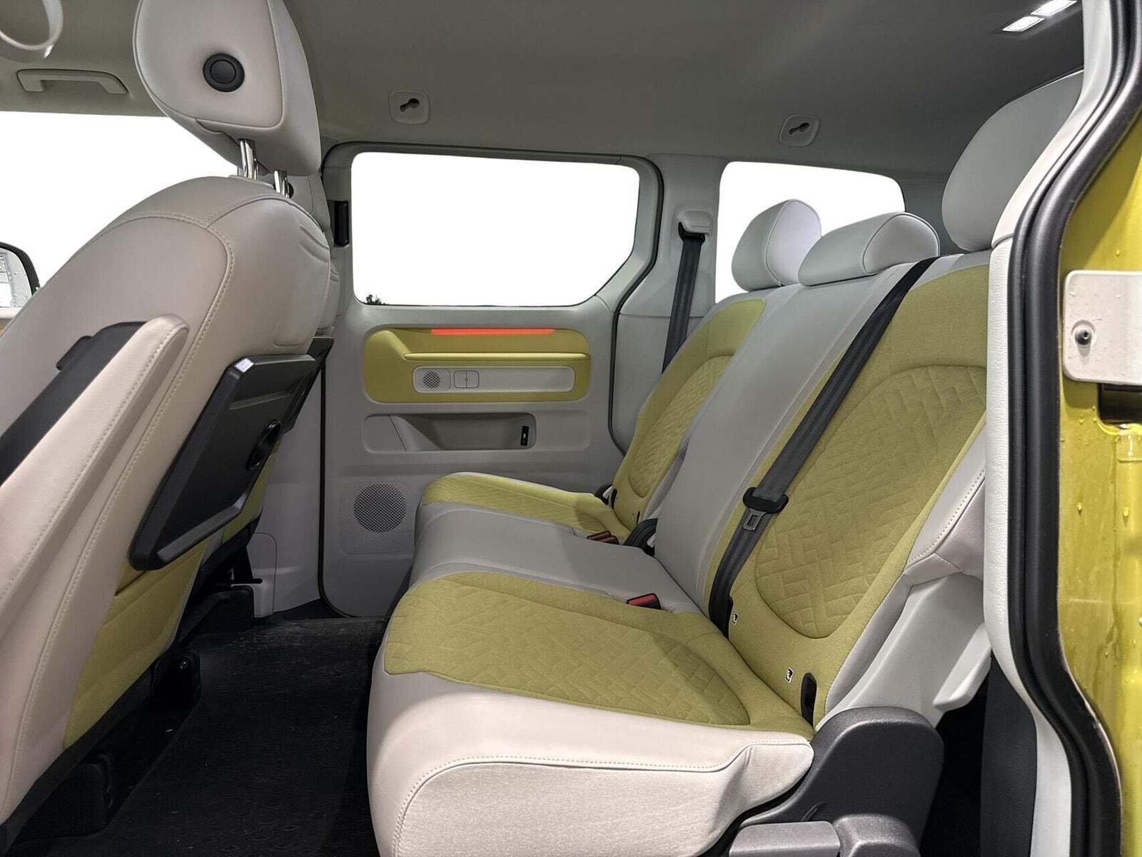 VW ID.Buzz 77 Pro SWB