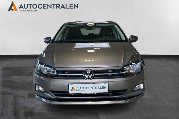Grå VW Polo fra 2021