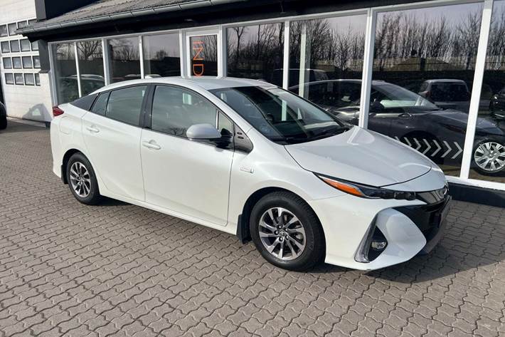 Hvid Toyota Prius fra 2019
