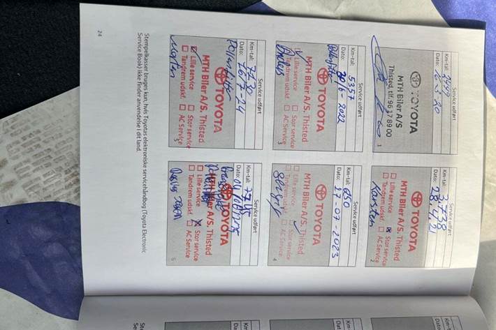 Hvid Toyota Prius fra 2019