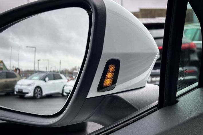 Hvid VW ID.4 fra 2025