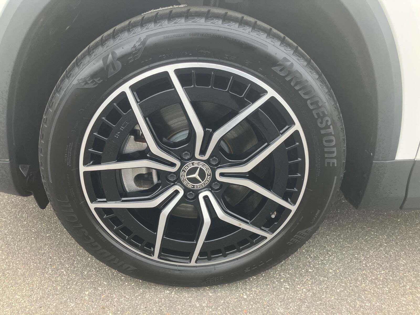 Hvid Mercedes EQA250+ fra 2023