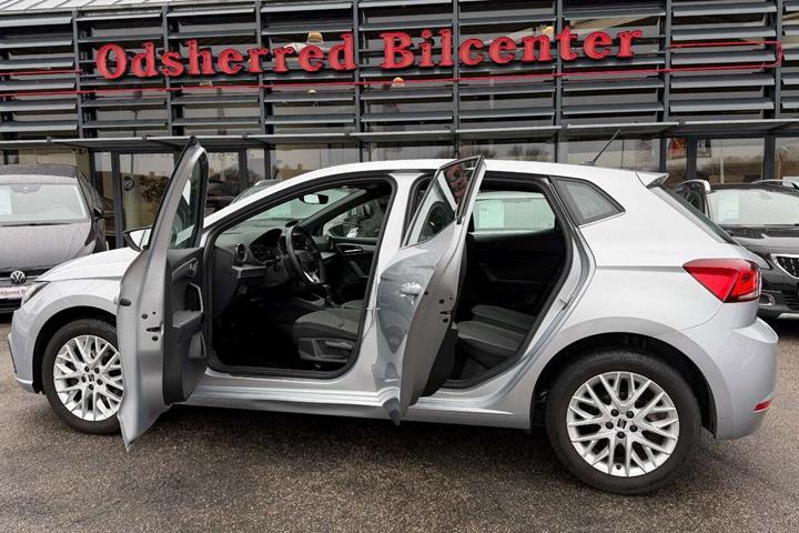 Grå Seat Ibiza fra 2022