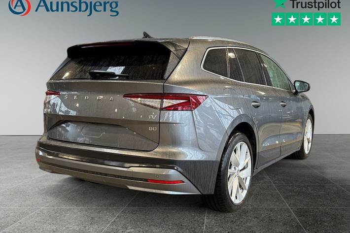 Grå Skoda Enyaq fra 2023