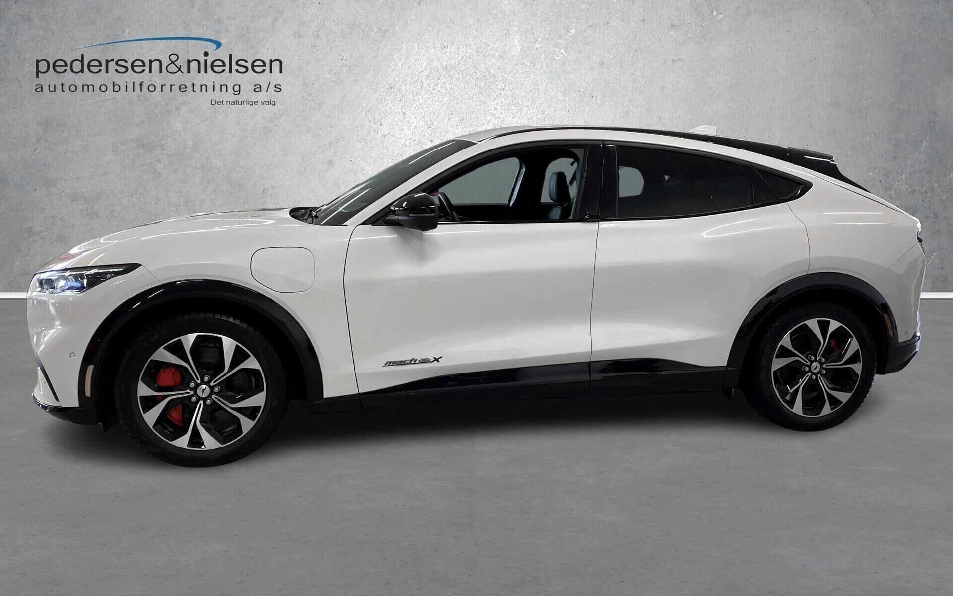 Ford Mustang Mach-E EL UR Premium AWD 351HK 5d Aut.