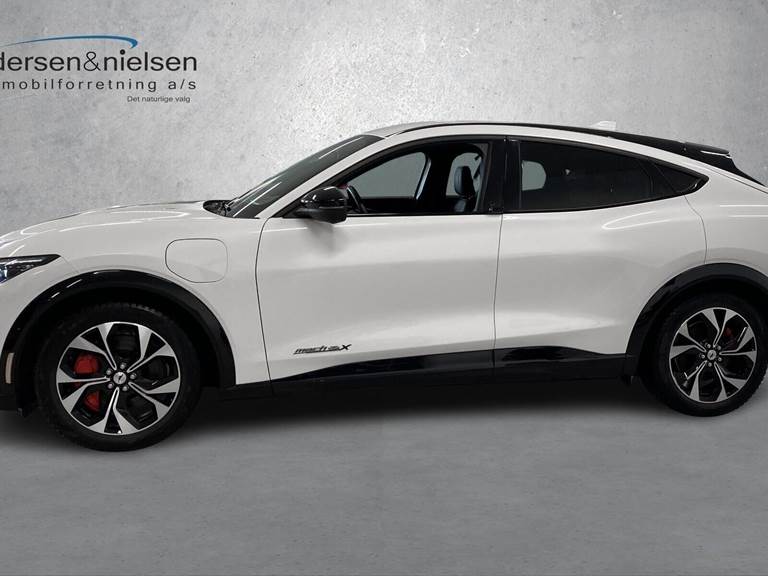 Ford Mustang Mach-E EL UR Premium AWD 351HK 5d Aut.